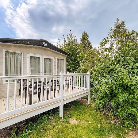 Beautiful 6 Berth Caravan With Decking At Southview Holiday Park Ref 33024O Hotel Skegness Bagian luar foto