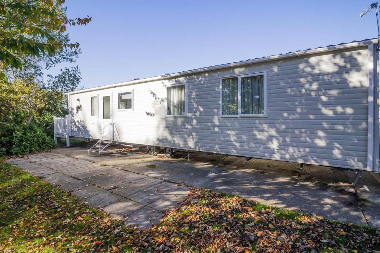 Beautiful 6 Berth Caravan With Decking At Southview Holiday Park Ref 33024O Hotel Skegness Bagian luar foto