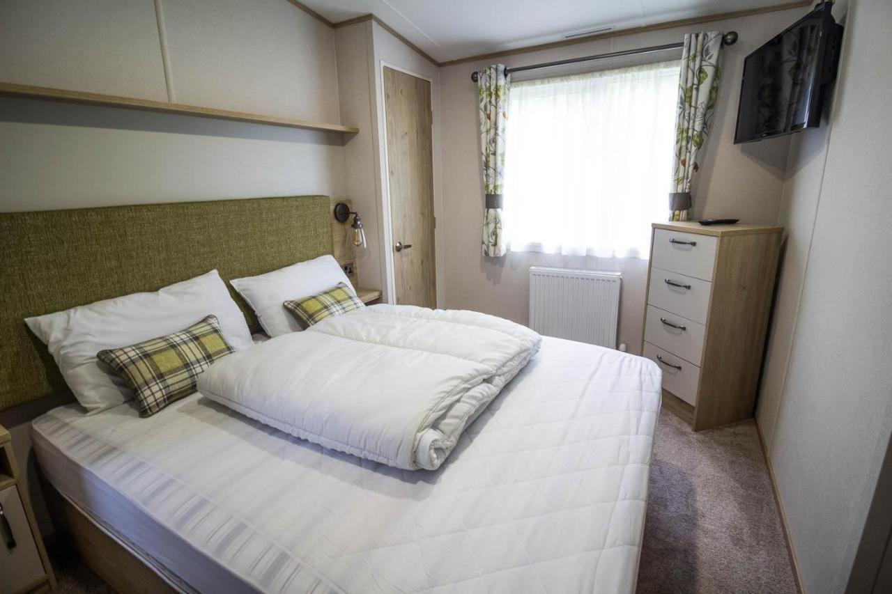 Beautiful 6 Berth Caravan With Decking At Southview Holiday Park Ref 33024O Hotel Skegness Bagian luar foto